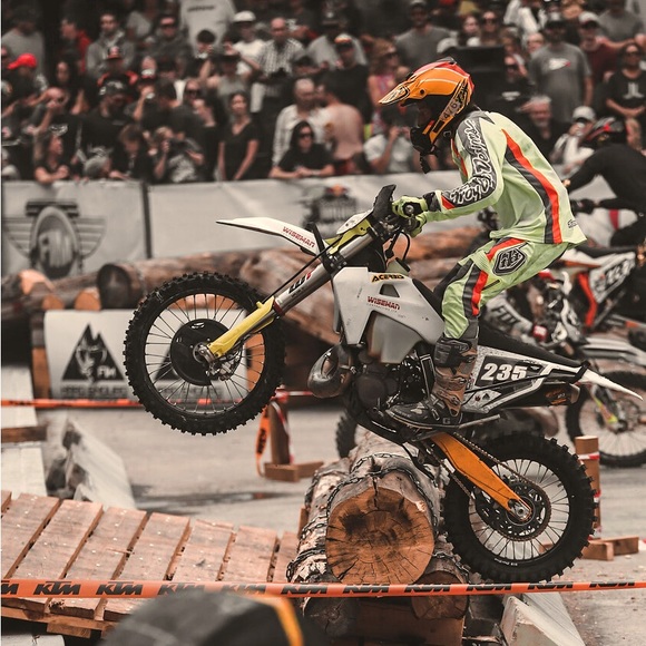 Meet your Posher, Ryan - Picture 1 of 1